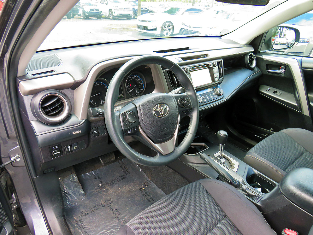 Used 2018 Toyota RAV4 XLE image 12