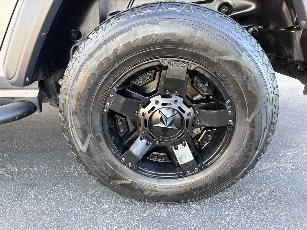 Used 2018 Jeep Wrangler Unlimited Sport AWD/4WD image 32