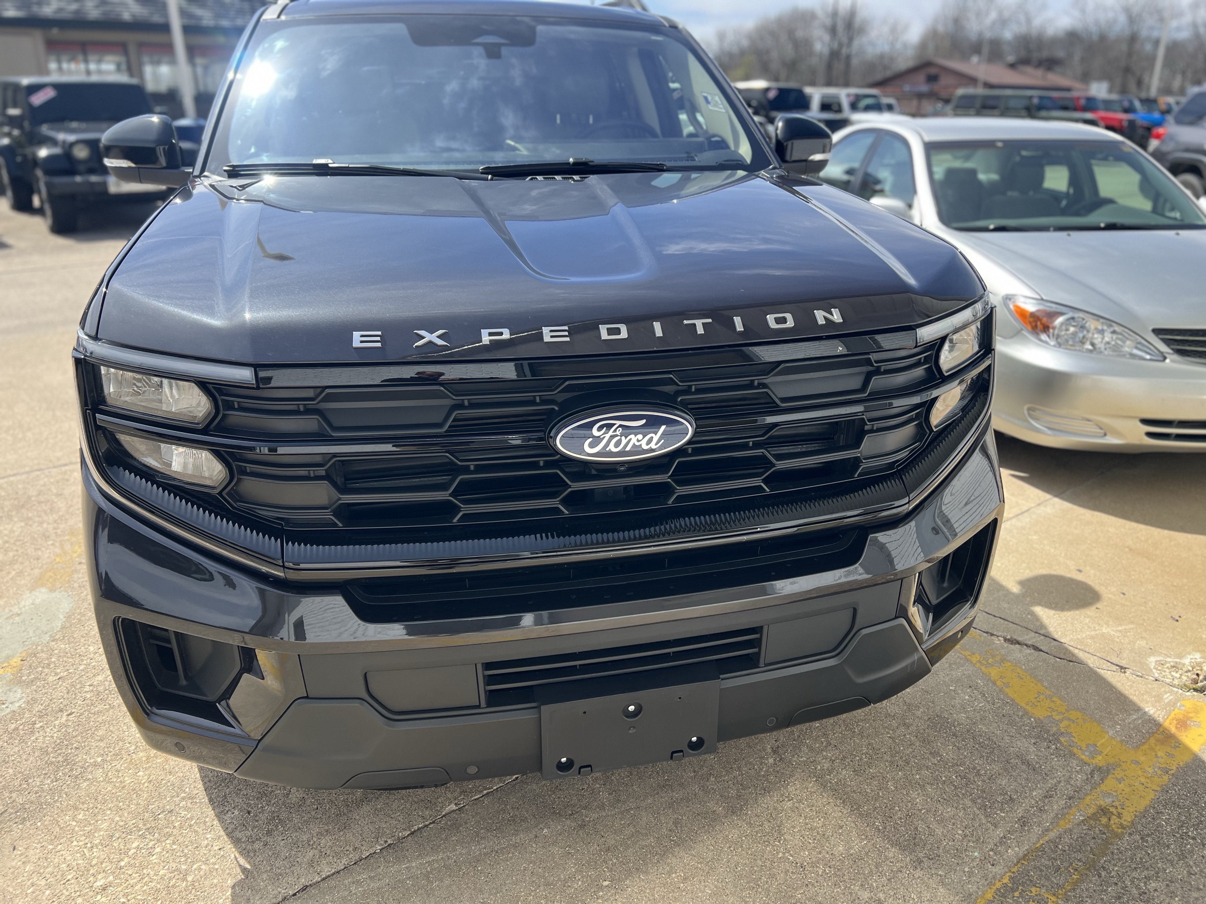 Used 2025 Ford Expedition Active AWD/4WD image 11