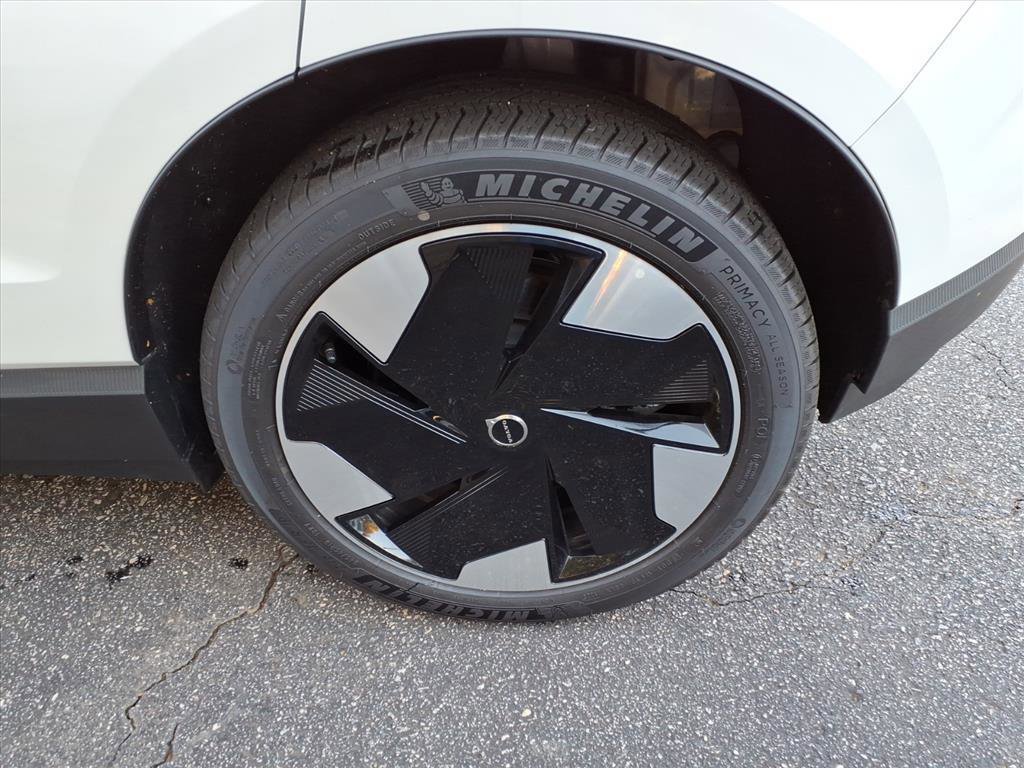 New 2025 Volvo EX30 Plus w/ Protection Package Premier image 6