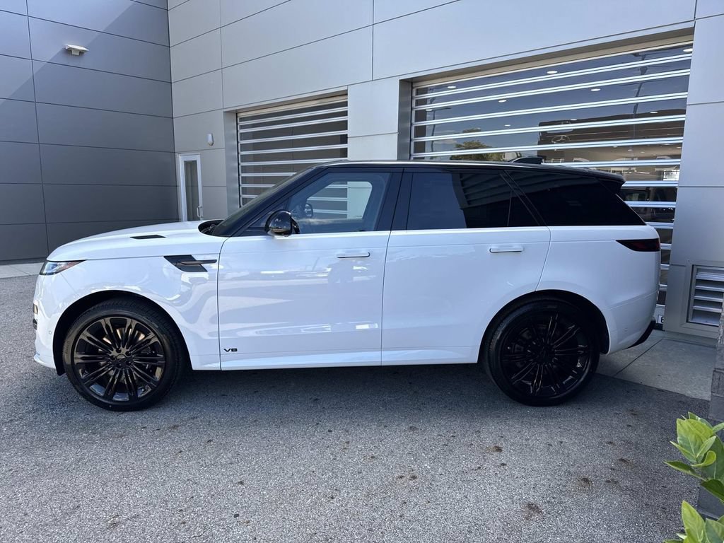 New 2026 Land Rover Range Rover Sport Dynamic SE AWD/4WD image 4