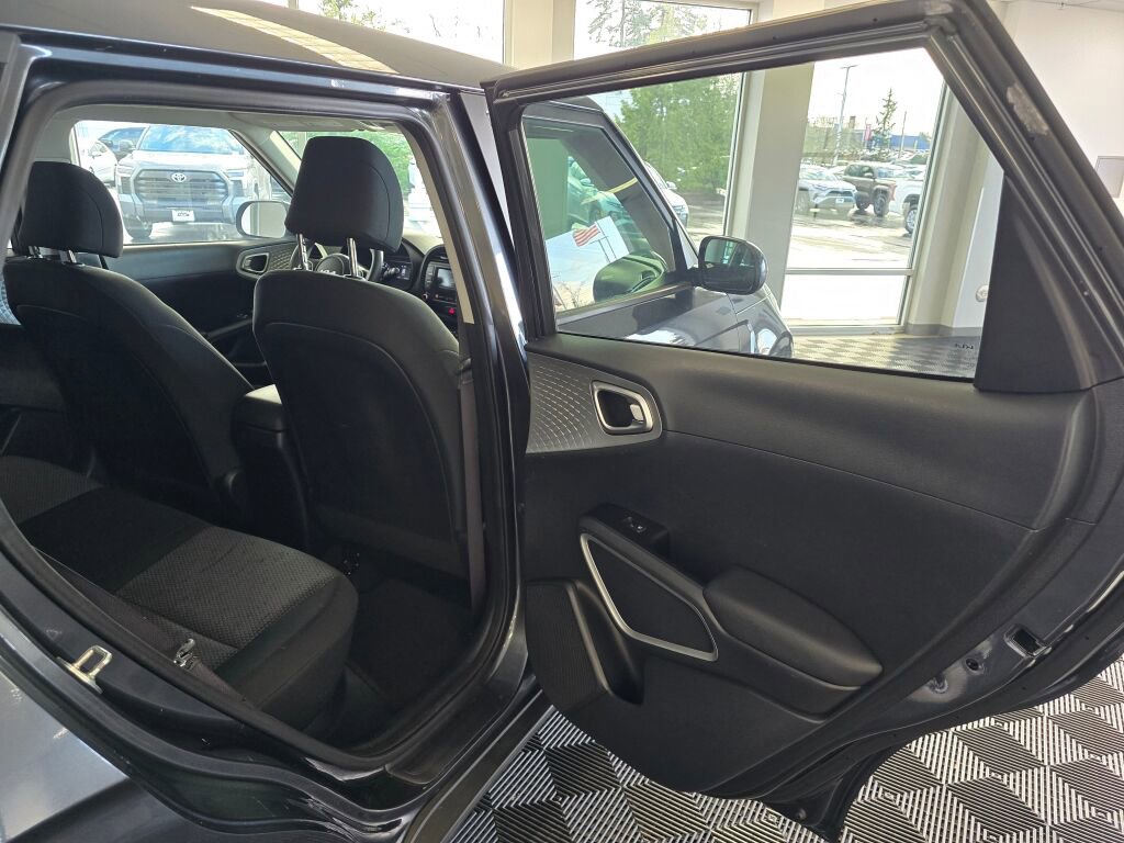 Used 2022 Kia Soul LX w/ Technology Package image 36