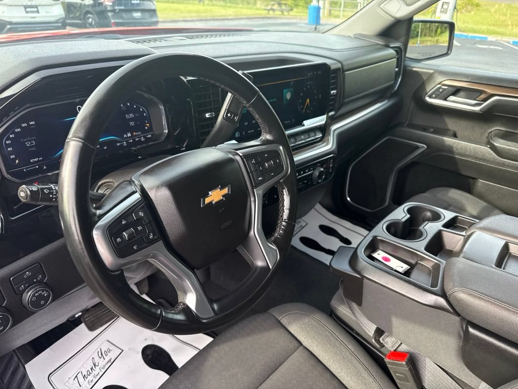 Used 2025 Chevrolet Silverado 1500 LT AWD/4WD image 18