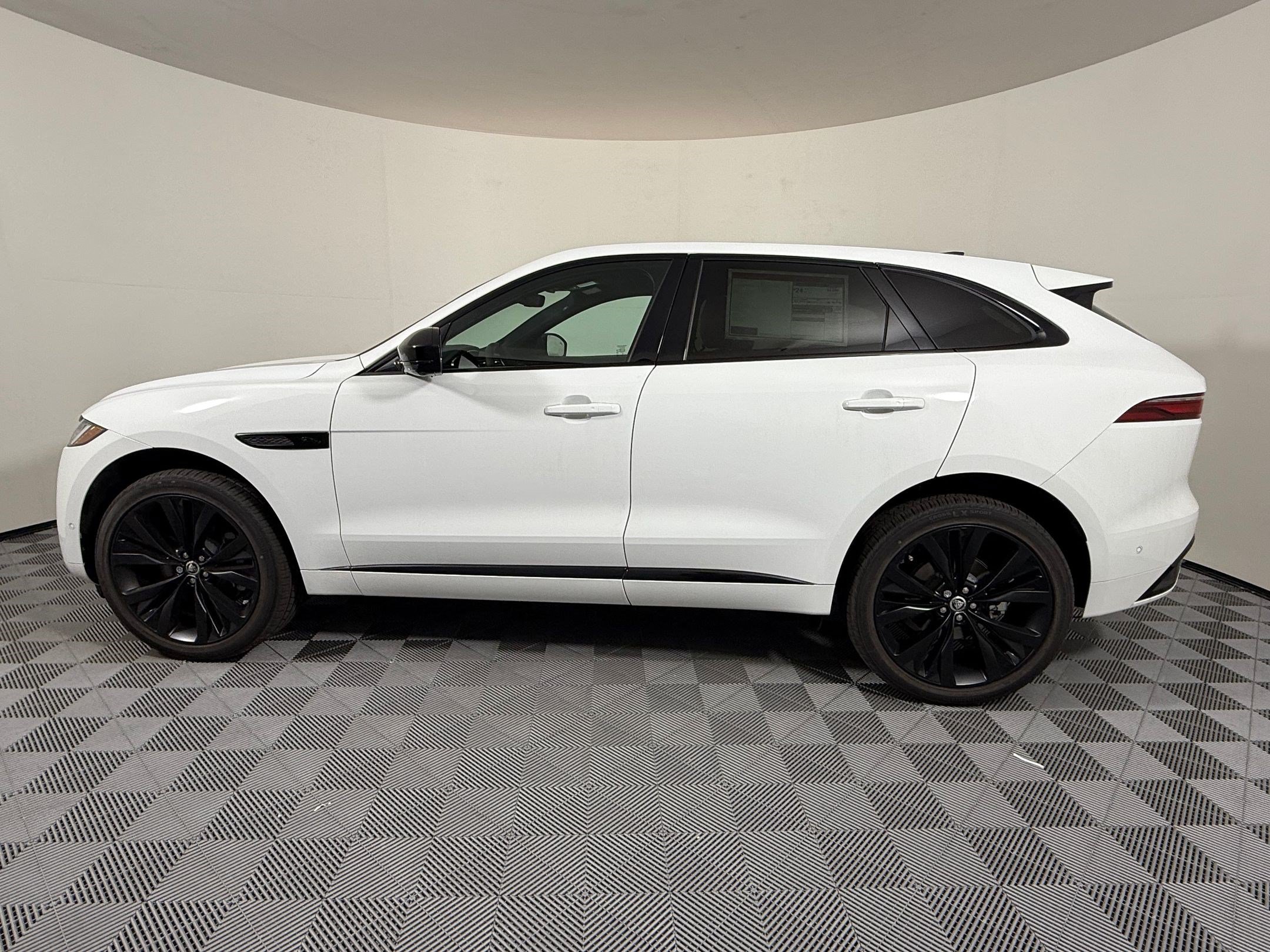 New 2026 Jaguar F-PACE R-Dynamic S AWD/4WD image 2