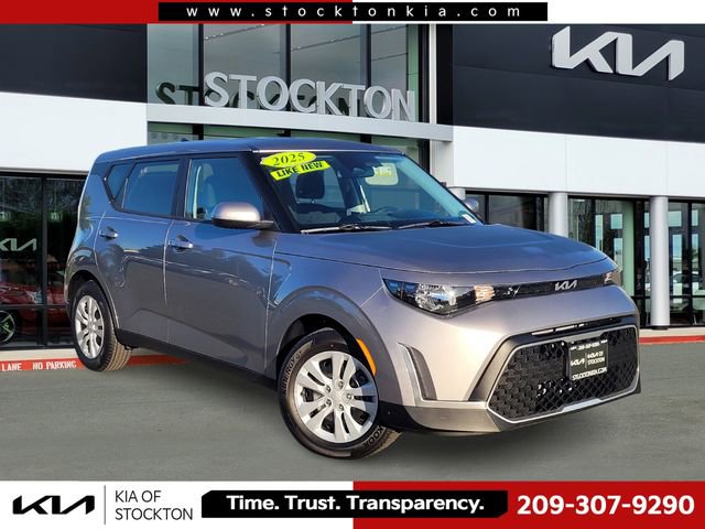 Used 2025 Kia Soul LX FWD image 1
