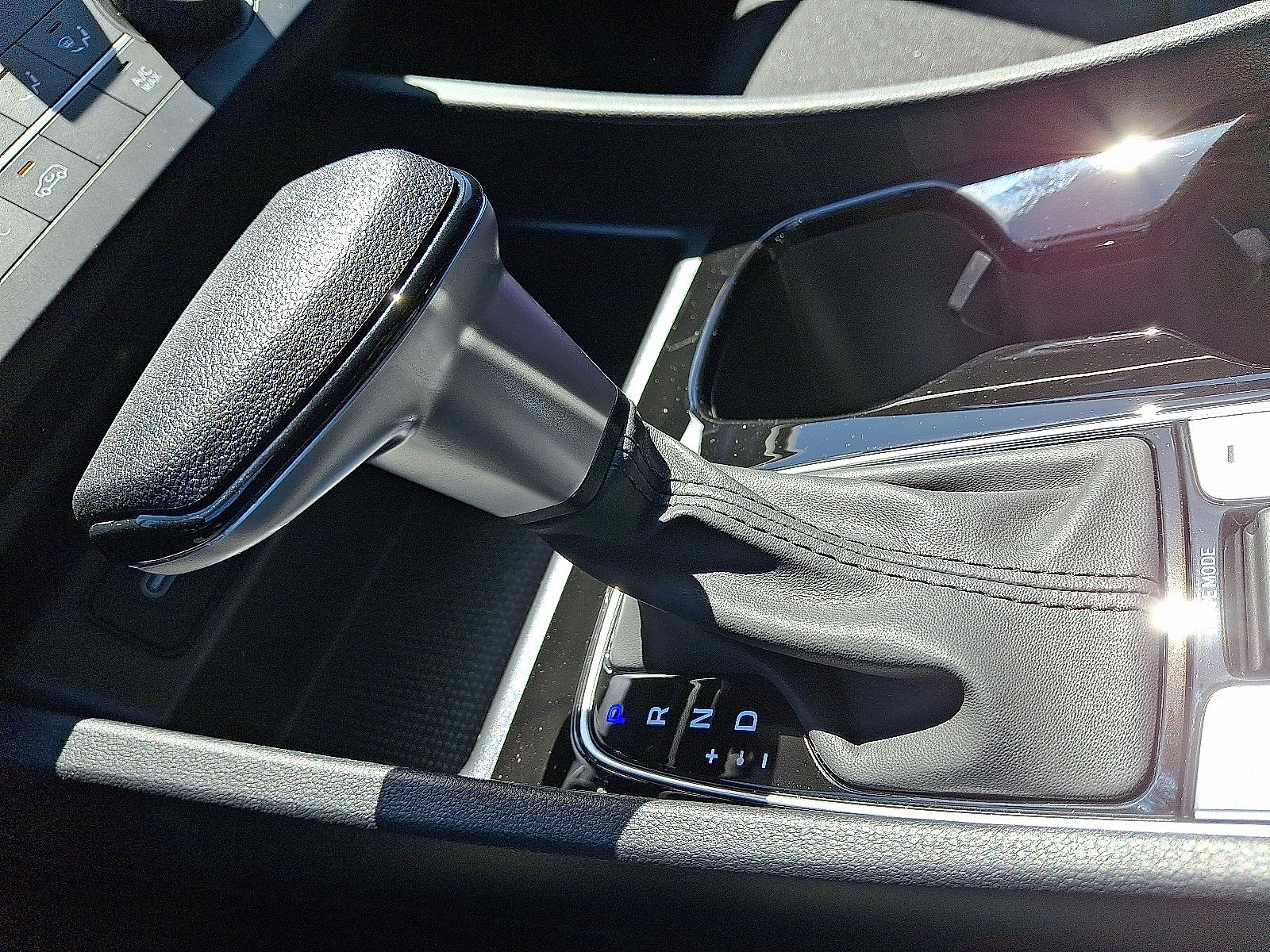 Certified 2025 Hyundai Tucson SE image 10