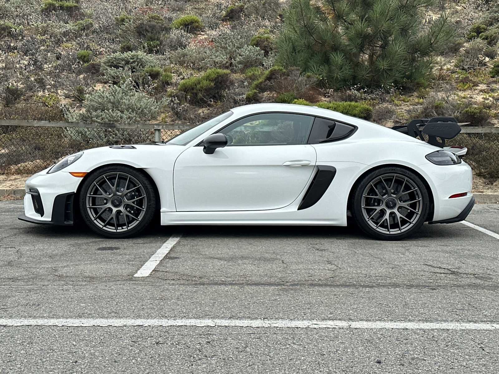 Used 2024 Porsche 718 Cayman GT4 RS image 2