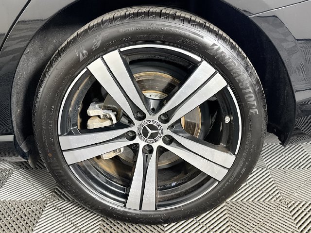 Used 2025 Mercedes-Benz C 300 Sedan image 33