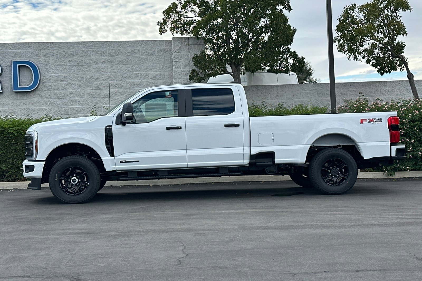 New 2026 Ford F250 4x4 Crew Cab Super Duty image 7