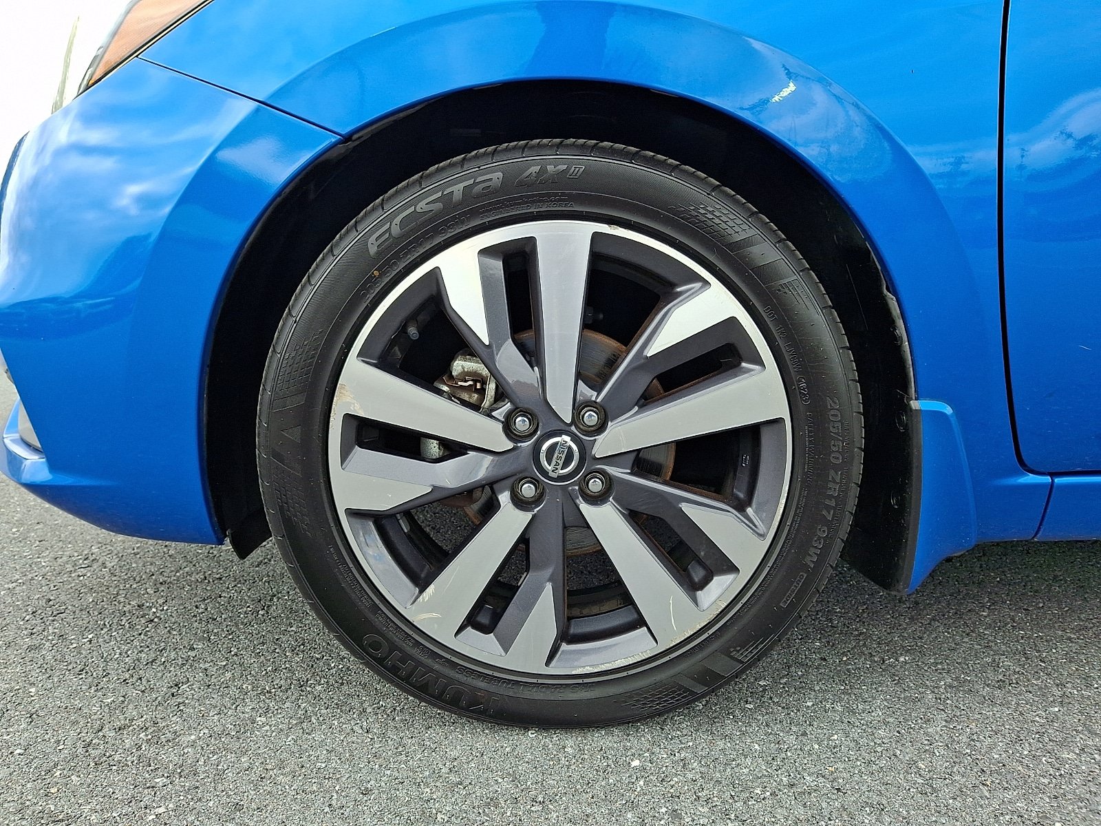 Used 2020 Nissan Versa SR w/ Convenience Package FWD image 9
