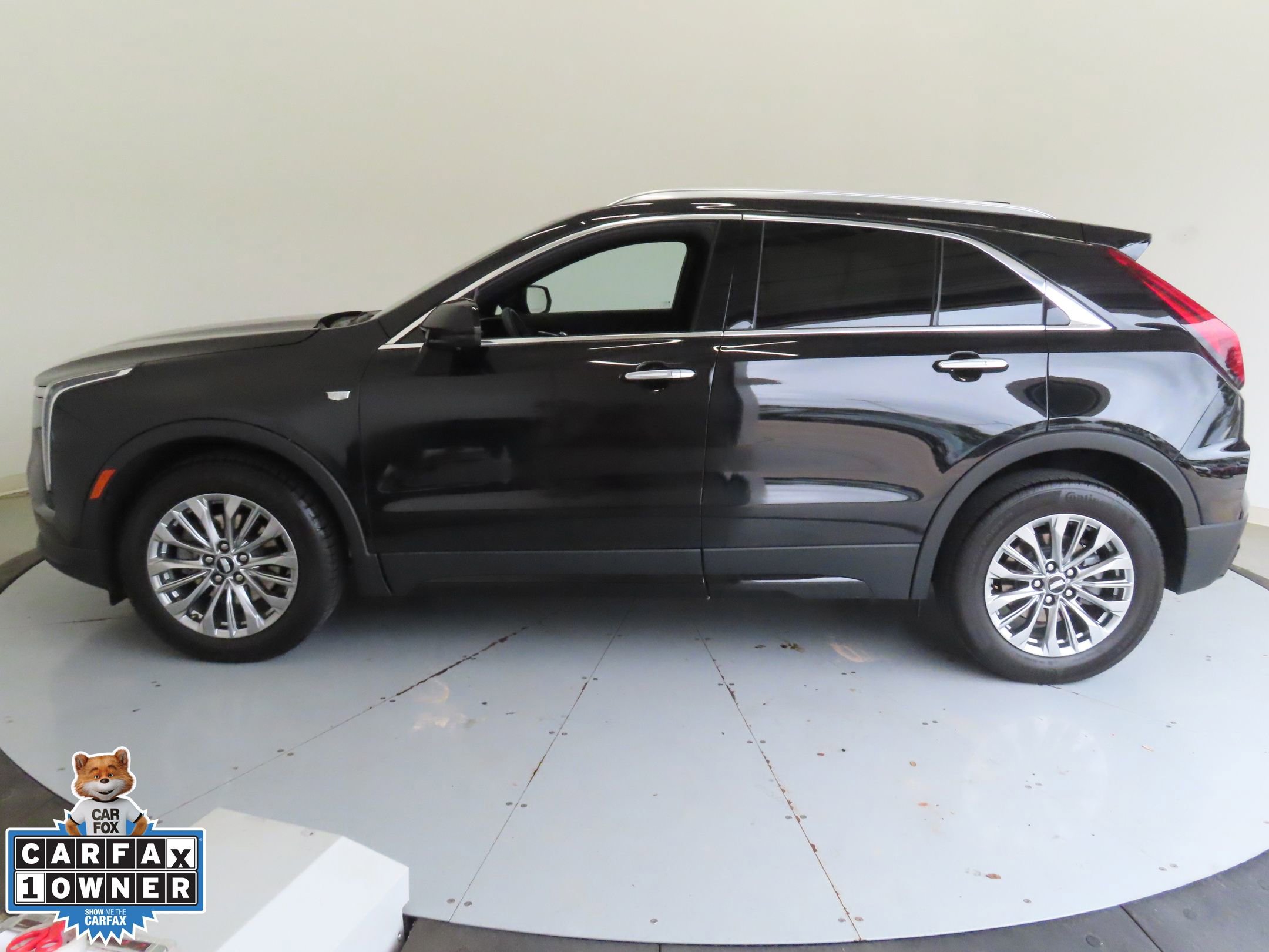 Used 2025 Cadillac XT4 Premium Luxury FWD image 7