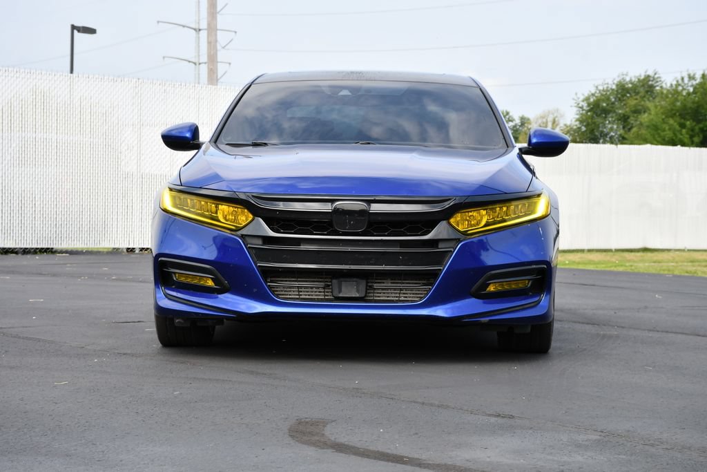 Used 2018 Honda Accord Sport image 2