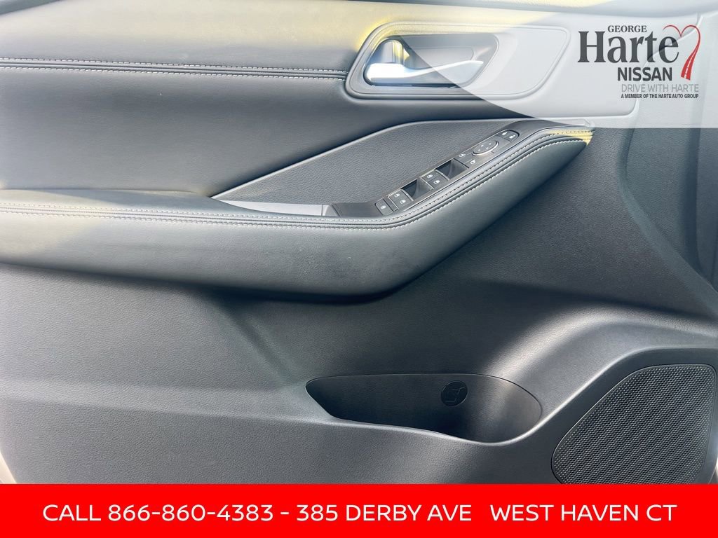 Certified 2025 Nissan Rogue SL image 29