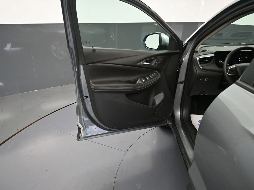 Used 2025 Buick Encore GX Preferred image 24