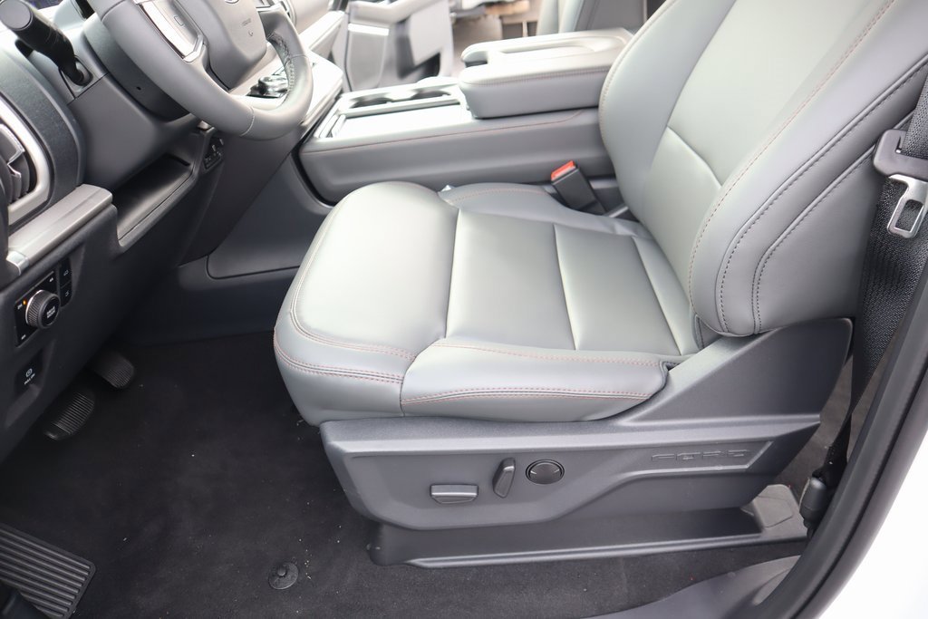 New 2025 Ford Expedition Active image 11