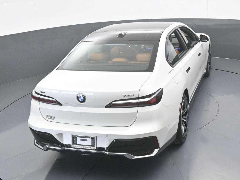 Used 2025 BMW 740i xDrive image 60