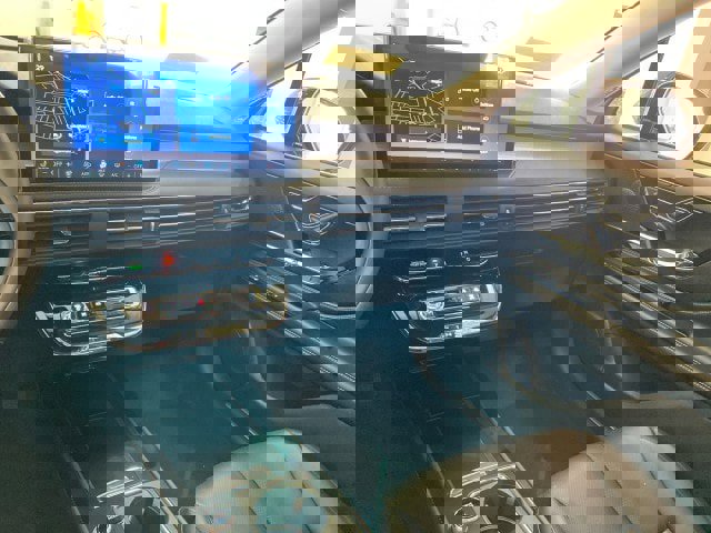 New 2025 Lincoln Corsair AWD w/ Equipment Group 101A image 12