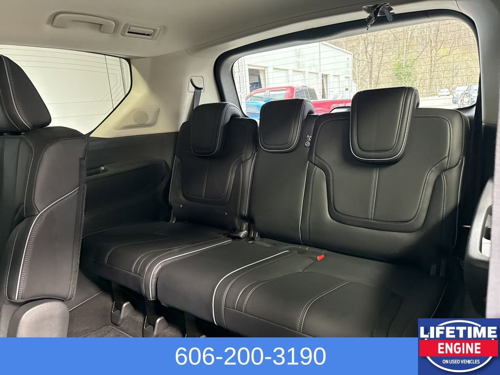 Used 2025 INFINITI QX80 Sensory image 16