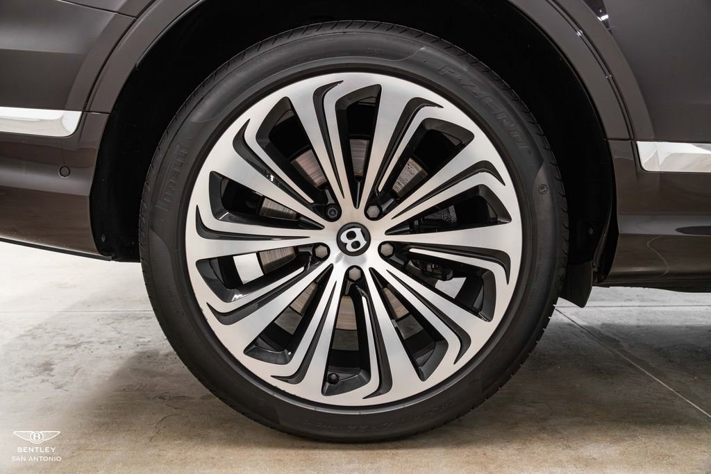 Used 2021 Bentley Bentayga AWD/4WD image 9