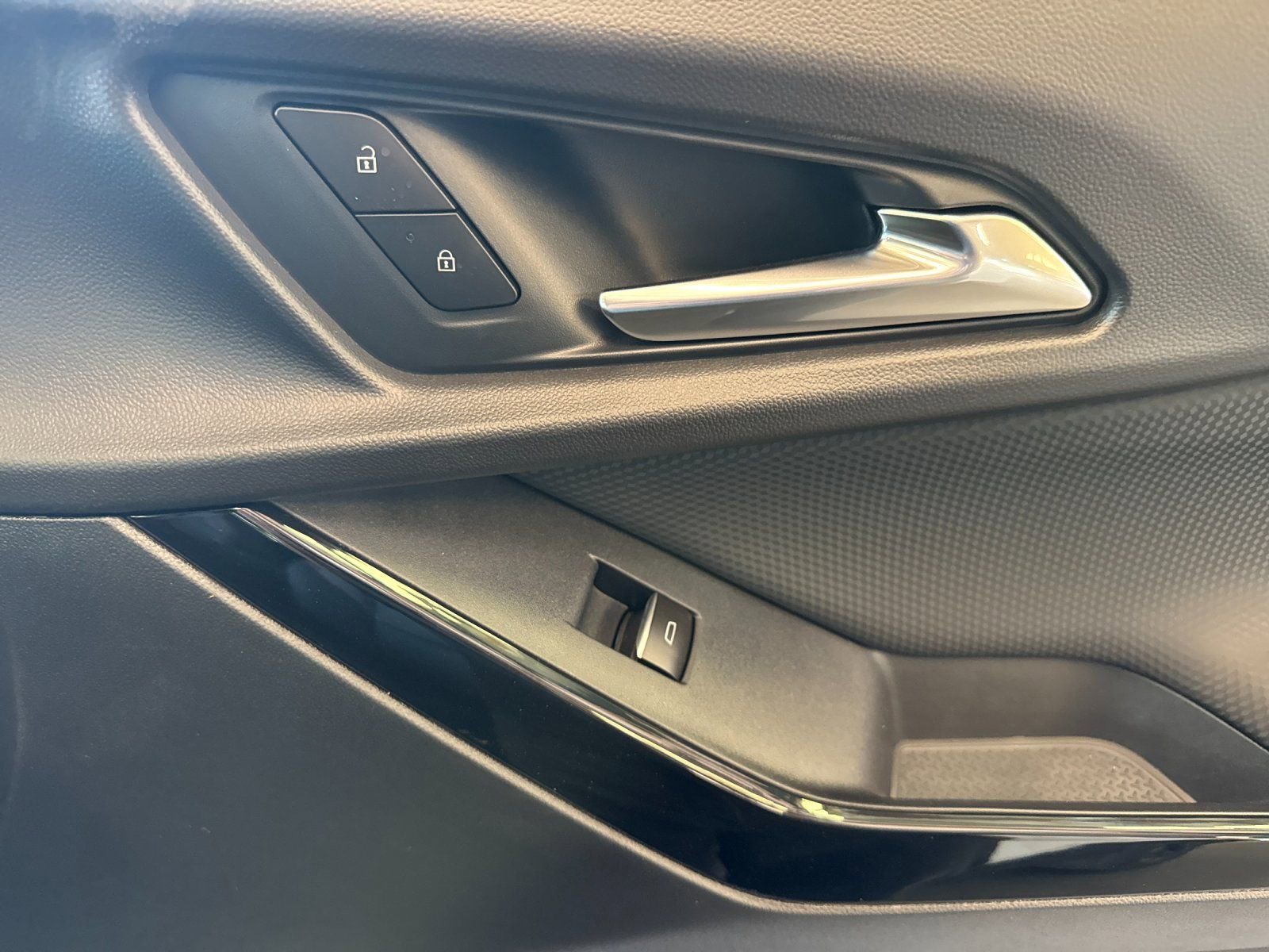 New 2026 Chevrolet Equinox RS FWD image 18