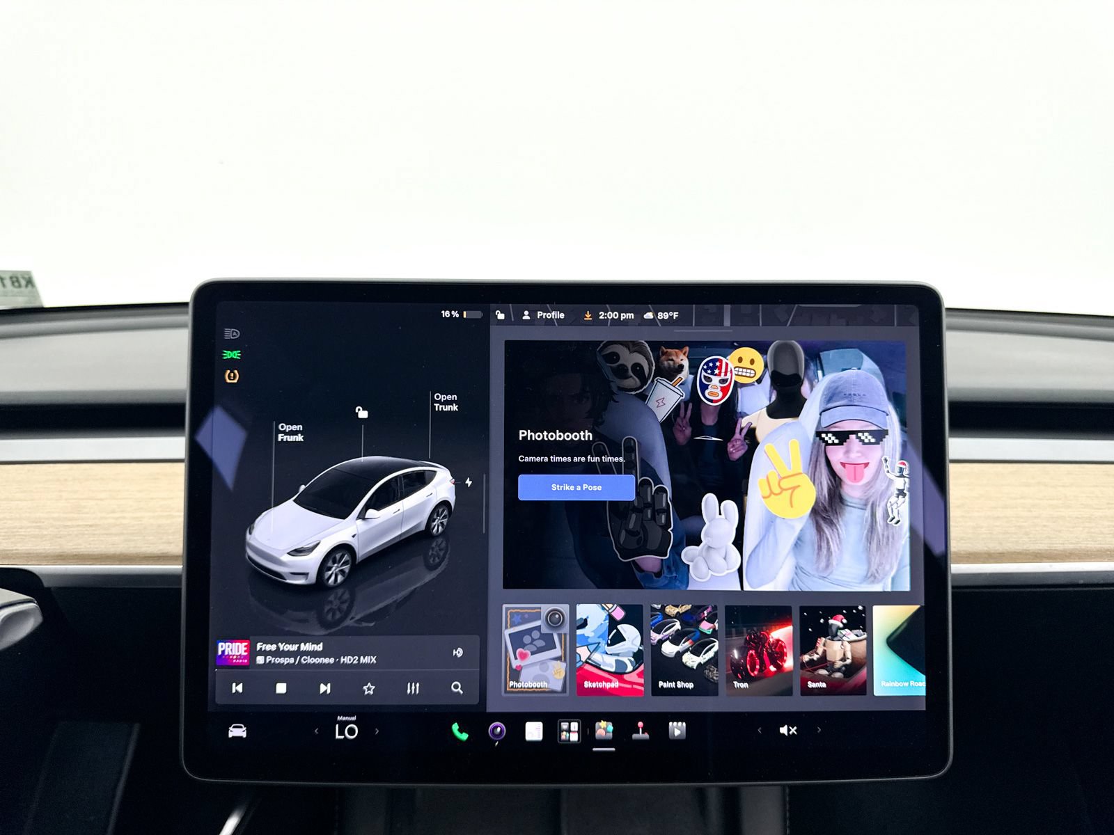 Used 2022 Tesla Model Y Long Range AWD/4WD image 25