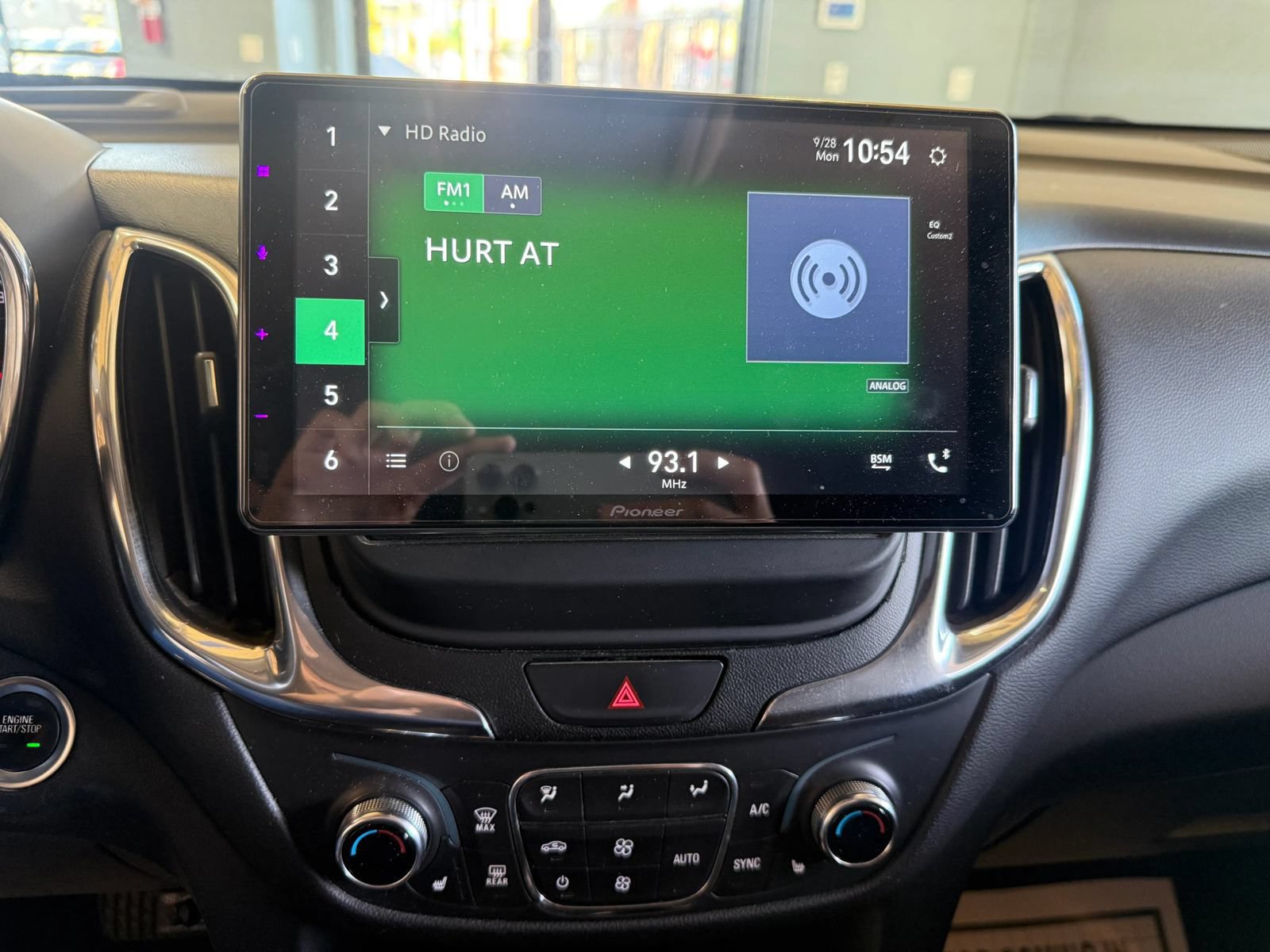 Used 2020 Chevrolet Equinox LT FWD image 15