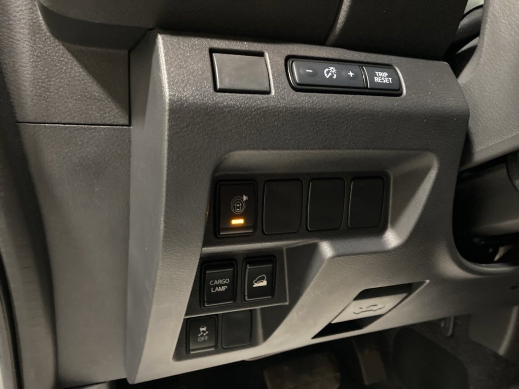 Used 2025 Nissan Frontier SV image 17