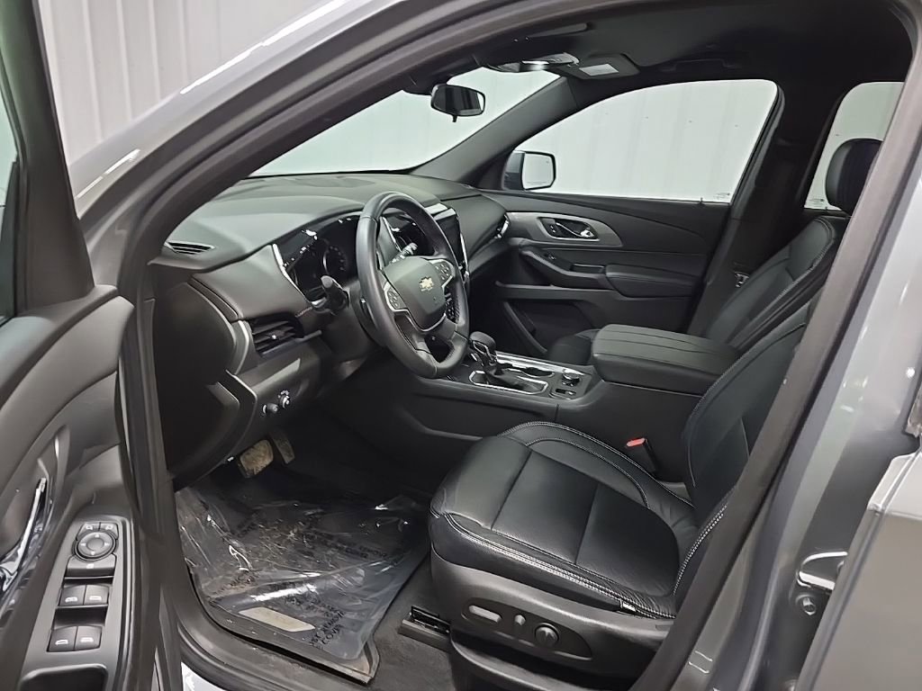 Used 2023 Chevrolet Traverse LT image 28