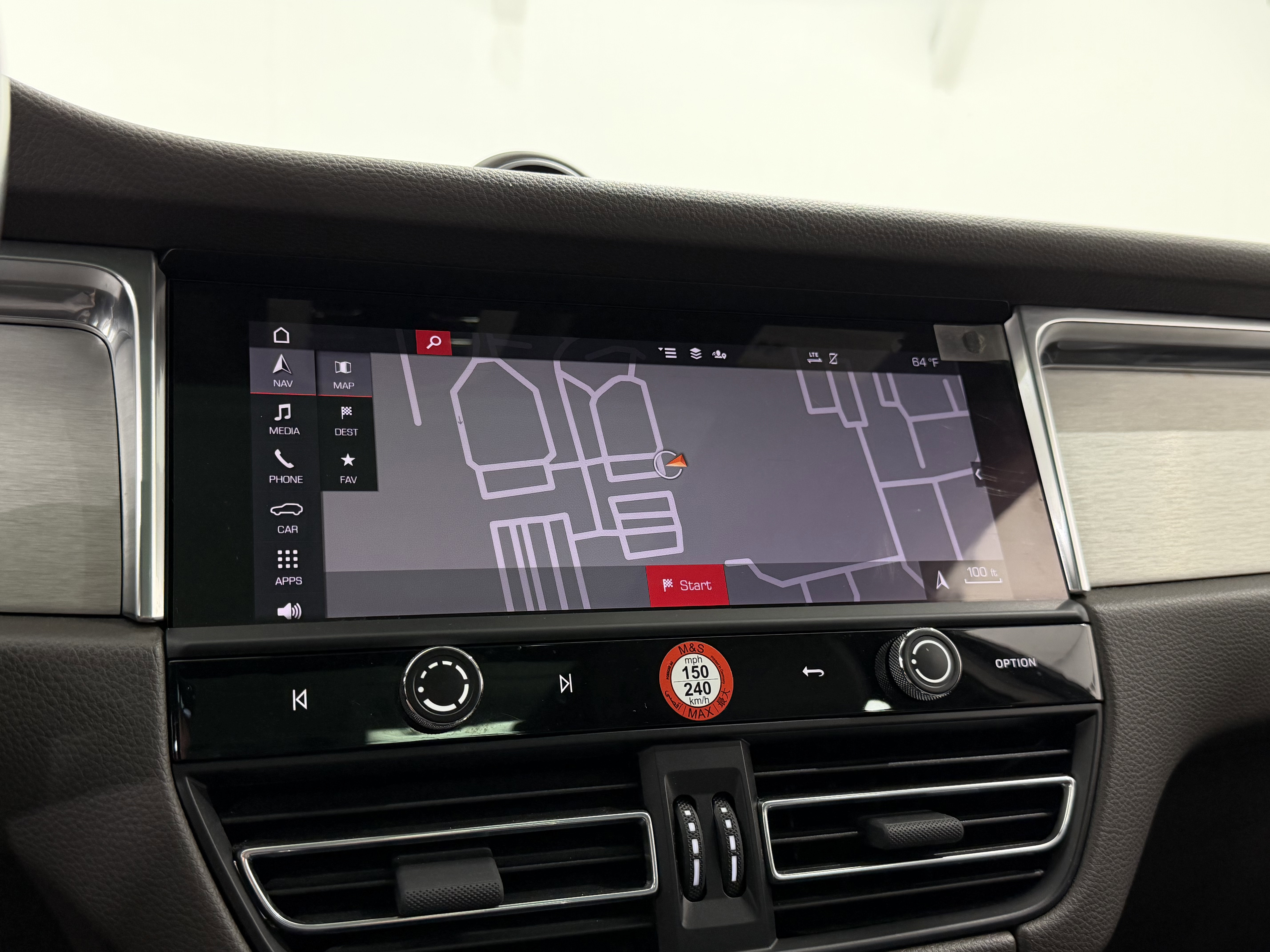 Certified 2023 Porsche Macan image 42