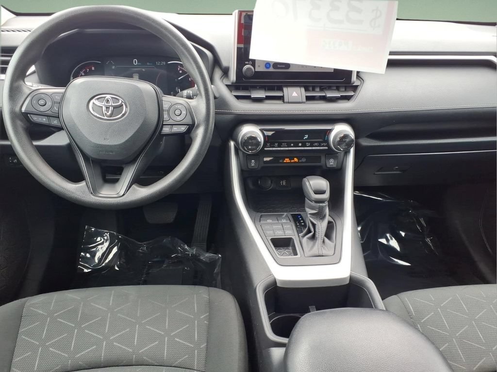 Used 2024 Toyota RAV4 XLE AWD/4WD image 7