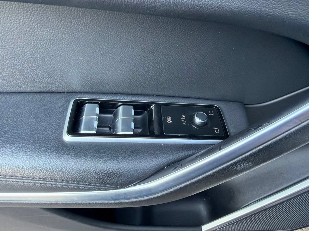 Used 2021 Jaguar F-PACE AWD/4WD image 26
