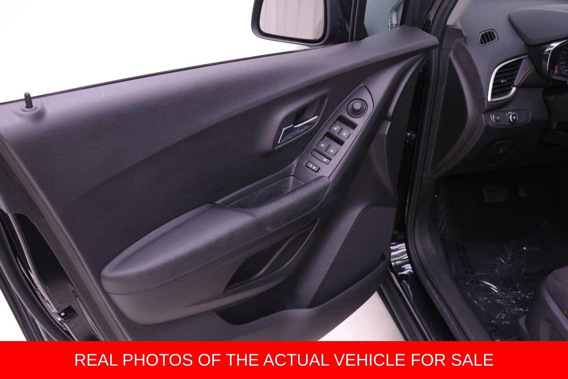 Used 2017 Chevrolet Trax LS AWD/4WD image 10