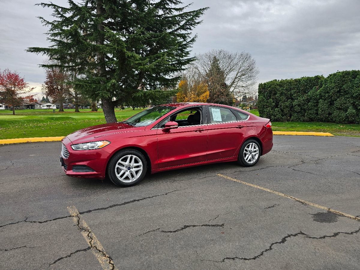 Used 2016 Ford Fusion SE image 4