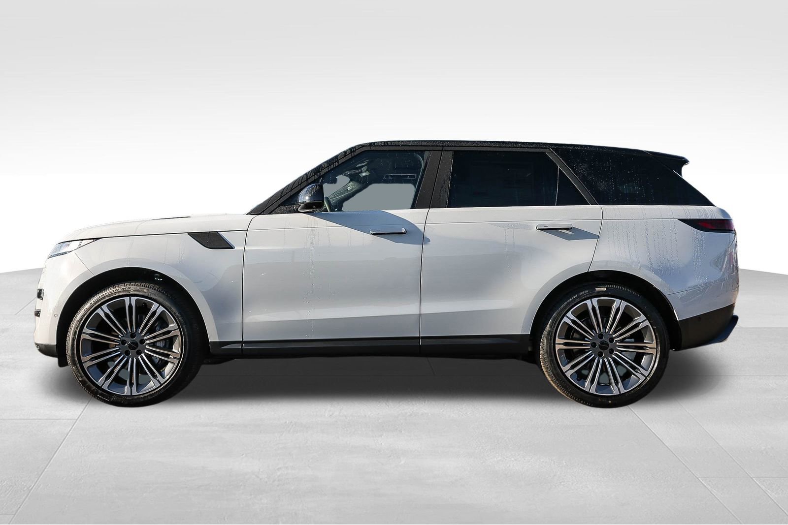 New 2026 Land Rover Range Rover Sport SE image 8