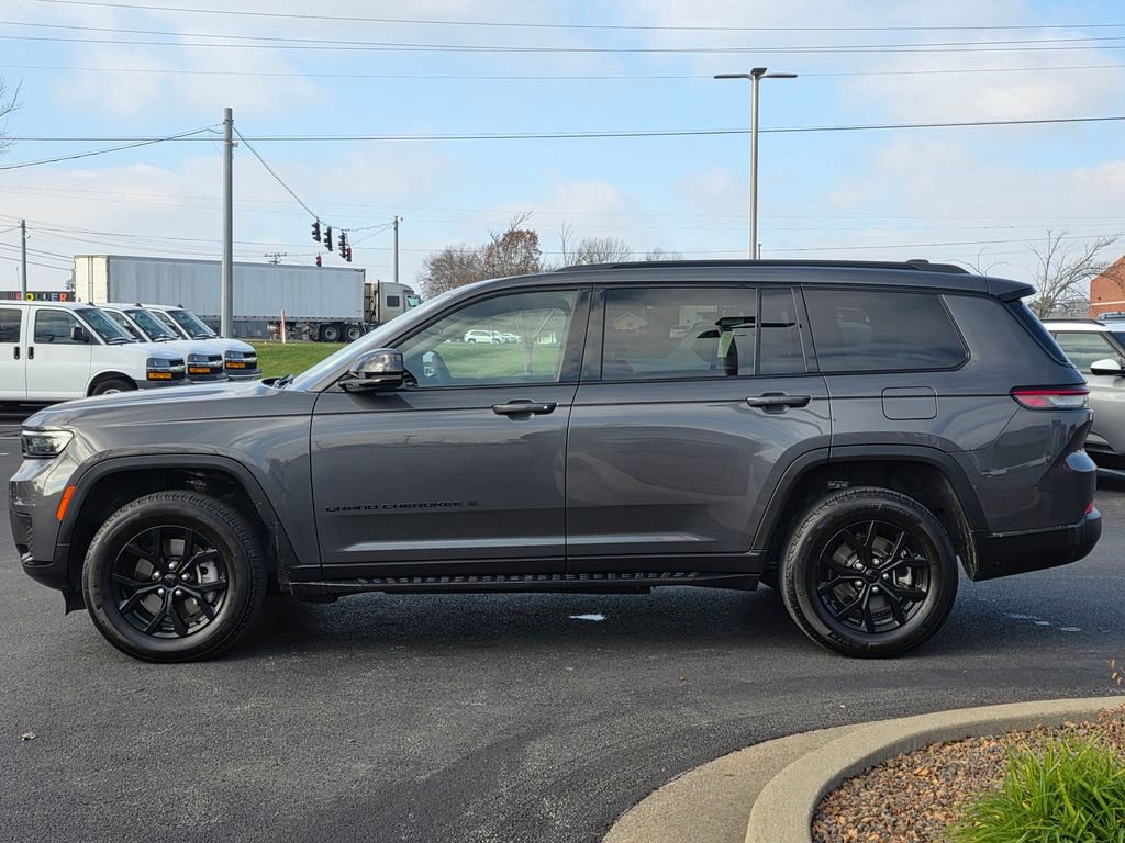Used 2024 Jeep Grand Cherokee L Altitude image 8