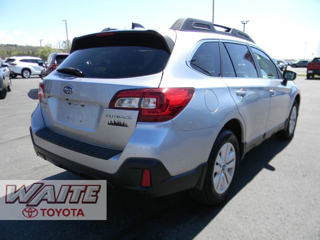 Used 2018 Subaru Outback 2.5i Premium AWD/4WD image 2