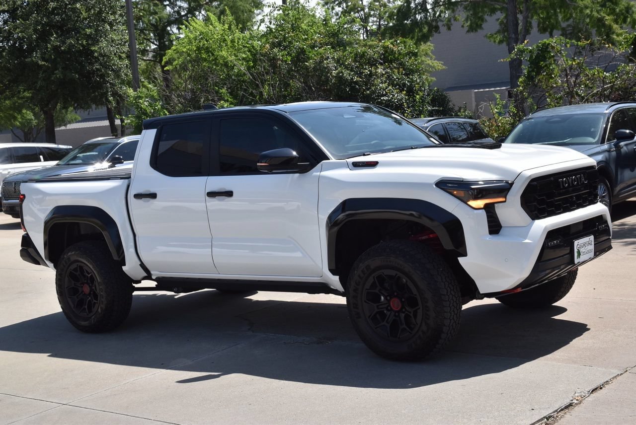 Used 2025 Toyota Tacoma TRD Pro AWD/4WD image 5