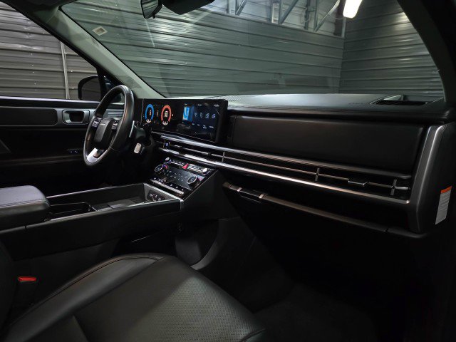 Used 2025 Hyundai Santa Fe SEL image 12