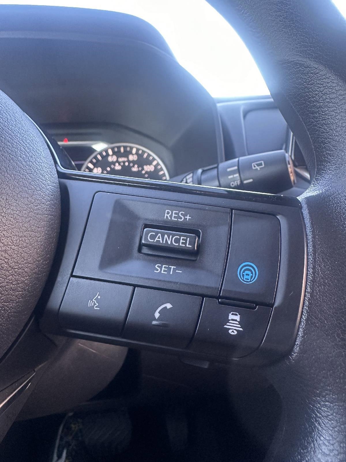 Used 2023 Nissan Rogue SV image 19