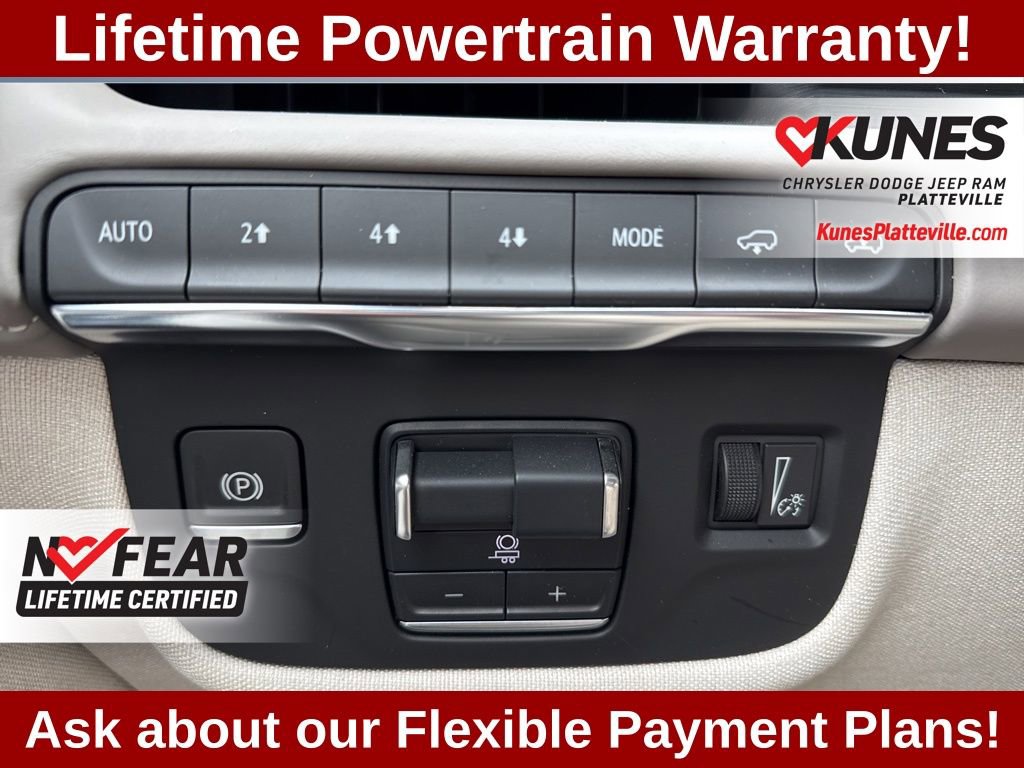 Used 2024 Cadillac Escalade Sport Platinum image 17