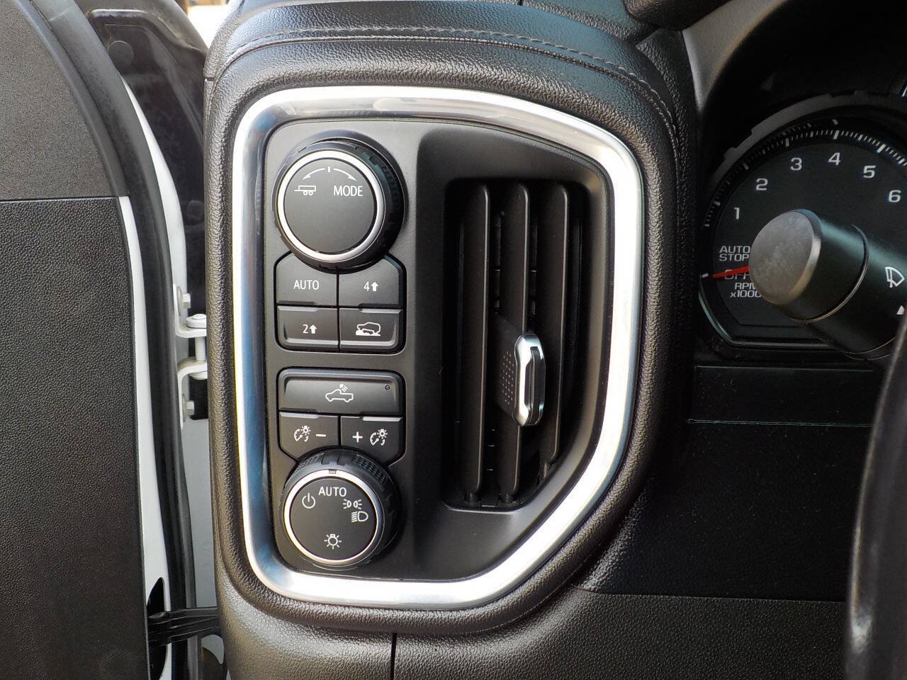 Used 2021 Chevrolet Silverado 1500 LT w/ Fleet Comfort Package AWD/4WD image 15