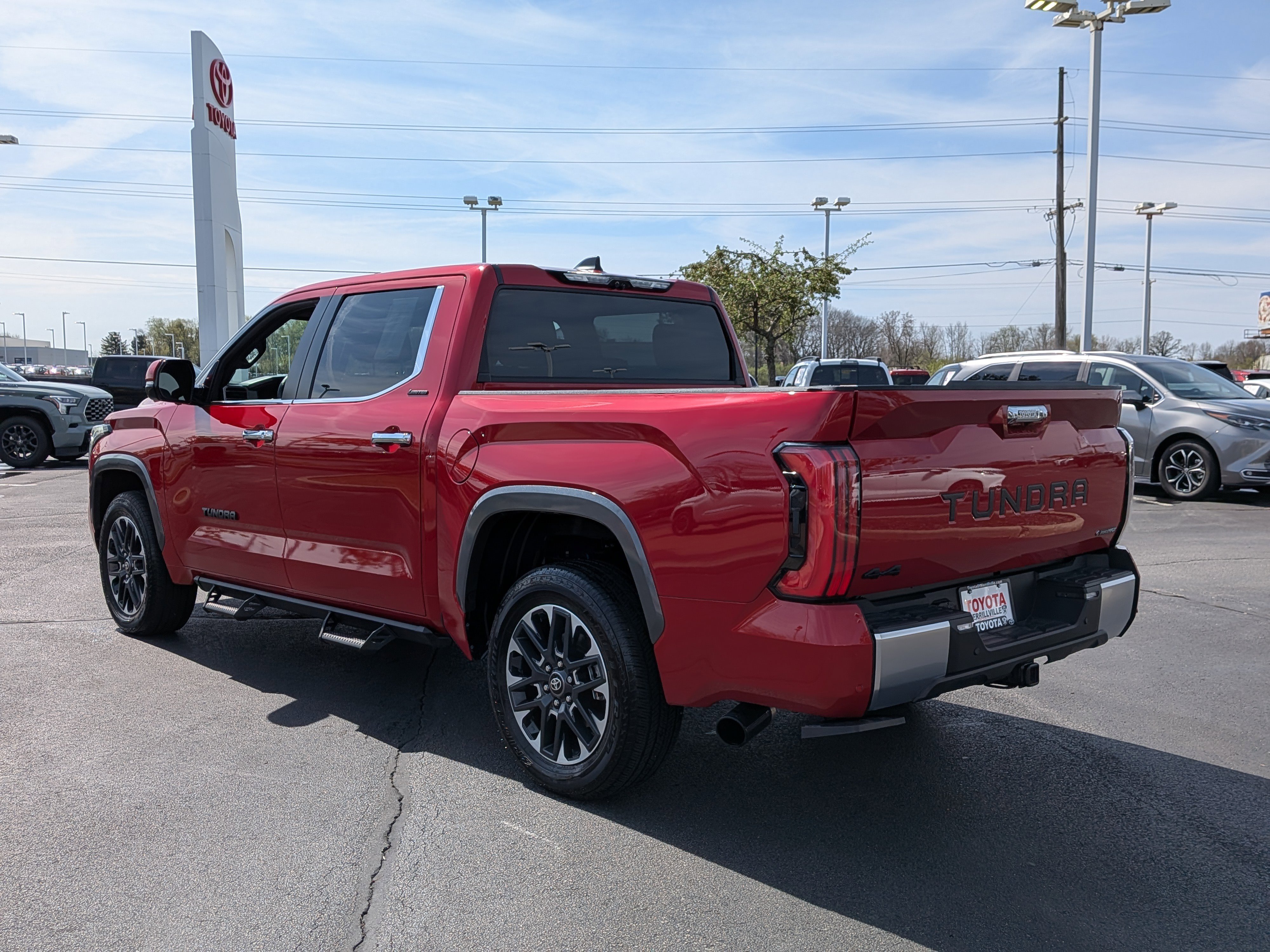 Used 2025 Toyota Tundra Limited AWD/4WD image 6