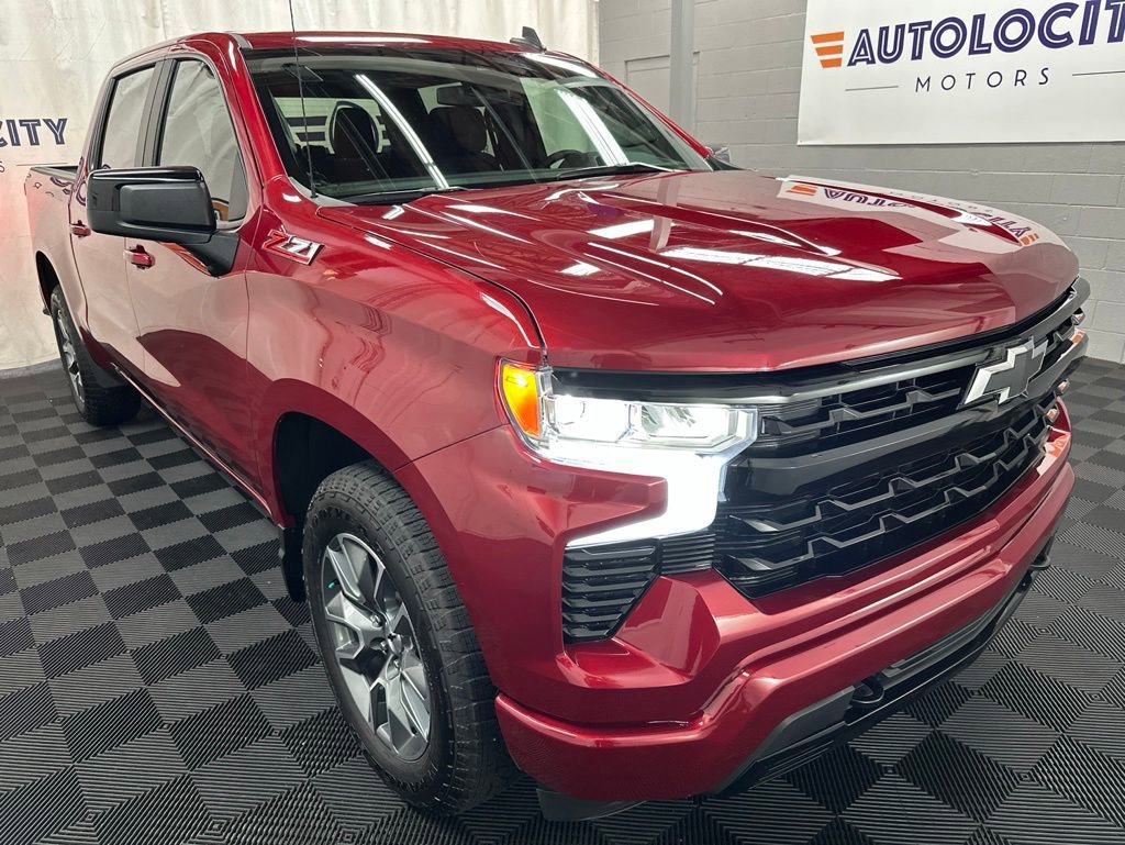 Used 2025 Chevrolet Silverado 1500 RST w/ Z71 Off-Road Package AWD/4WD image 2
