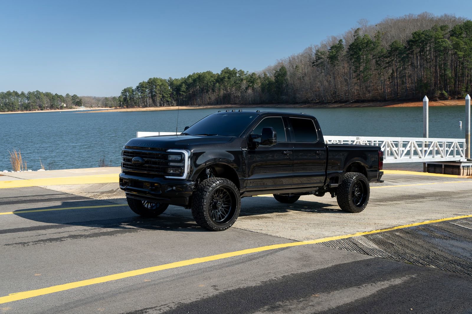 Used 2025 Ford F250 Platinum w/ Platinum Plus Package image 2