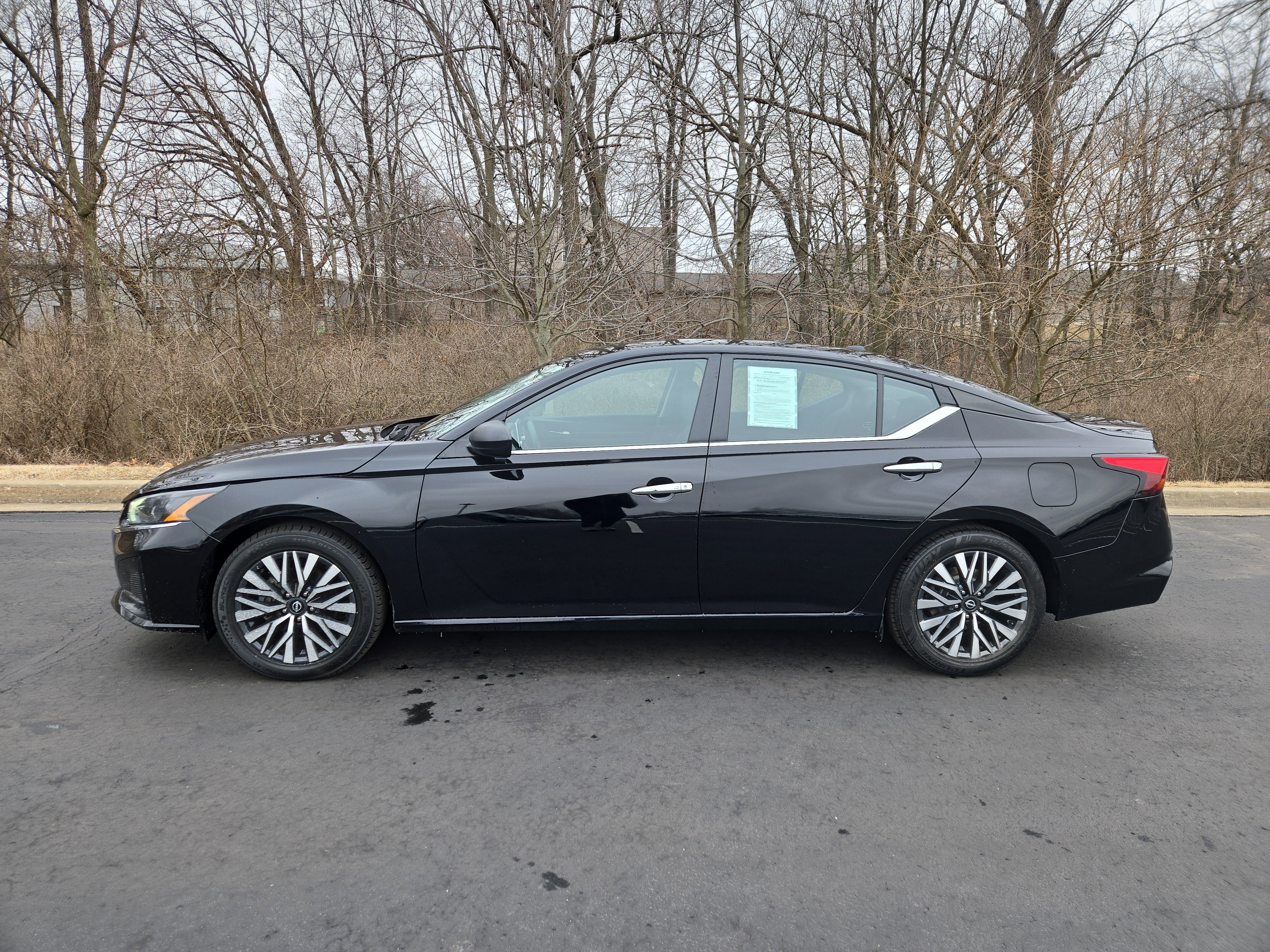 Used 2024 Nissan Altima 2.5 SV image 5