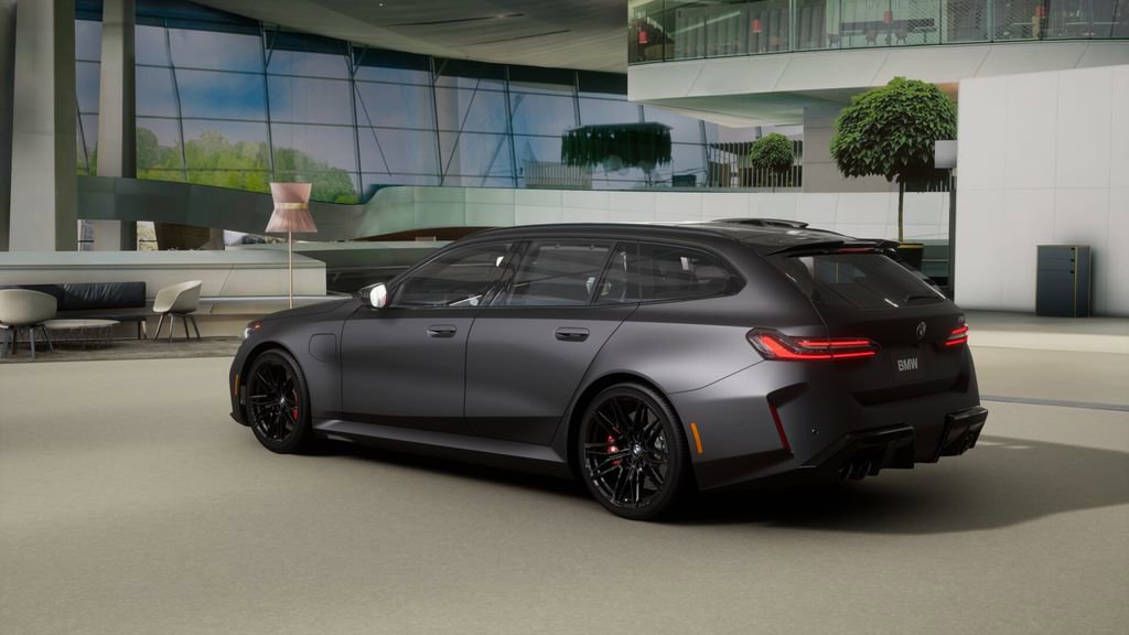 New 2026 BMW M5 Touring image 2