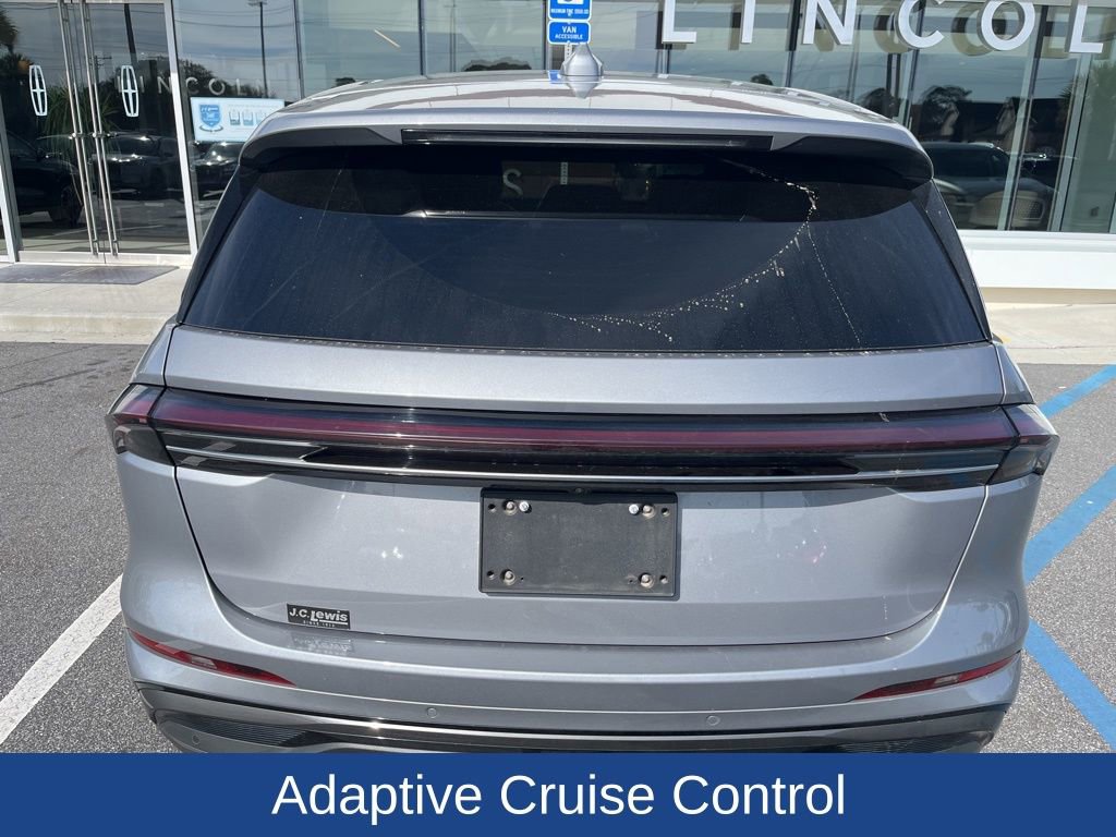 Used 2025 Lincoln Nautilus Premier w/ Equipment Group 102A image 7