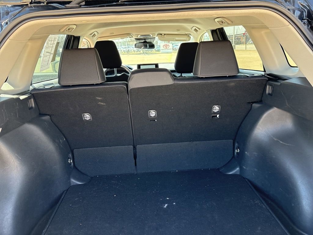 Used 2025 Toyota Corolla Cross LE image 23