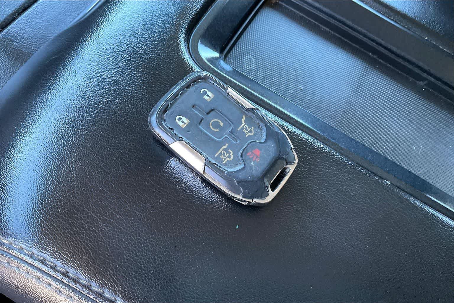 Used 2015 Chevrolet Tahoe LTZ AWD/4WD image 19