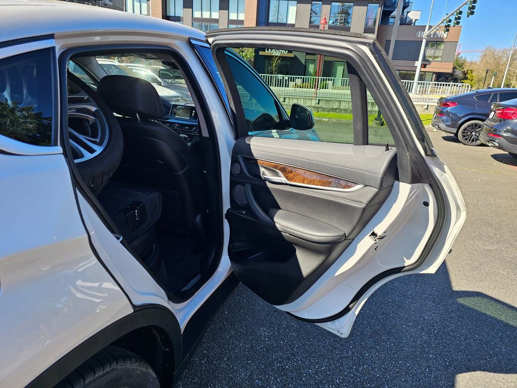 Used 2016 BMW X6 xDrive35i image 25